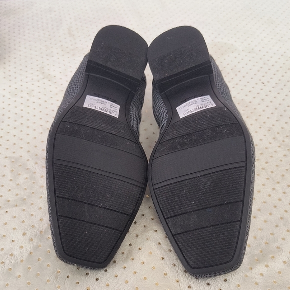 Clarks Houndstooth Plaid Grey Slip-On Classic Loafer Square Toe Flats - Picture 3 of 9